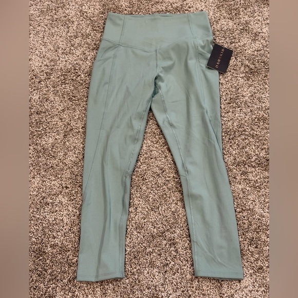 Danskin NWT Soft Agave Green Leggings S - Picture 1 of 5